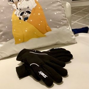 Swix black gloves